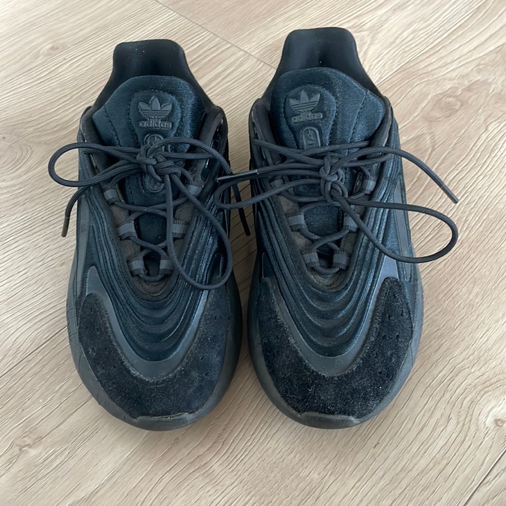 Adidas running shoes with sparkles on the sole 6.5